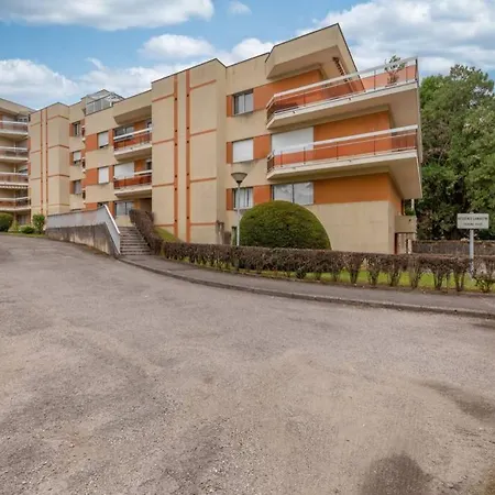 Le Quintessence: Balneo & Luminotherapie + Parking Voiron Exterior photo