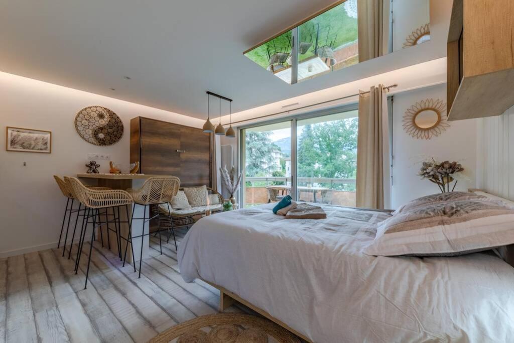 Le Quintessence: Balneo & Luminotherapie + Parking Voiron