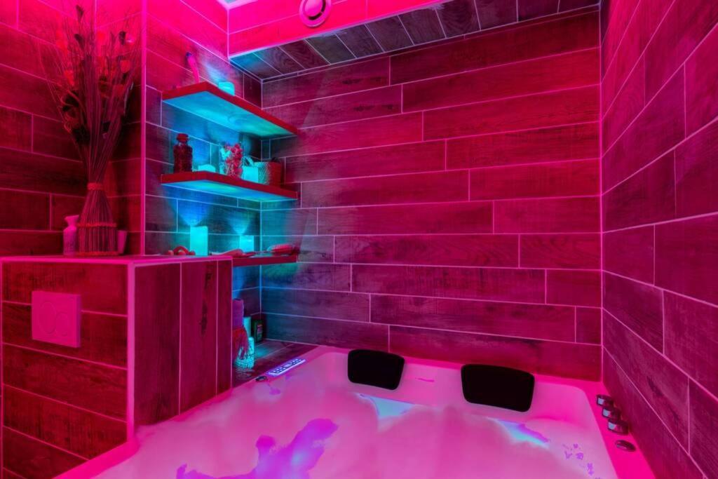 Le Quintessence: Balneo & Luminotherapie + Parking Apartment